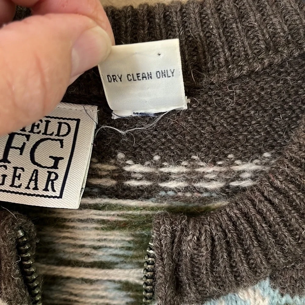 Field Gear Shetland Wool zip up cardigan size small long sleeves, dry clean